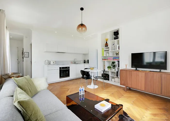 Luminous Apartment By Les Maisons De Charloc Homes