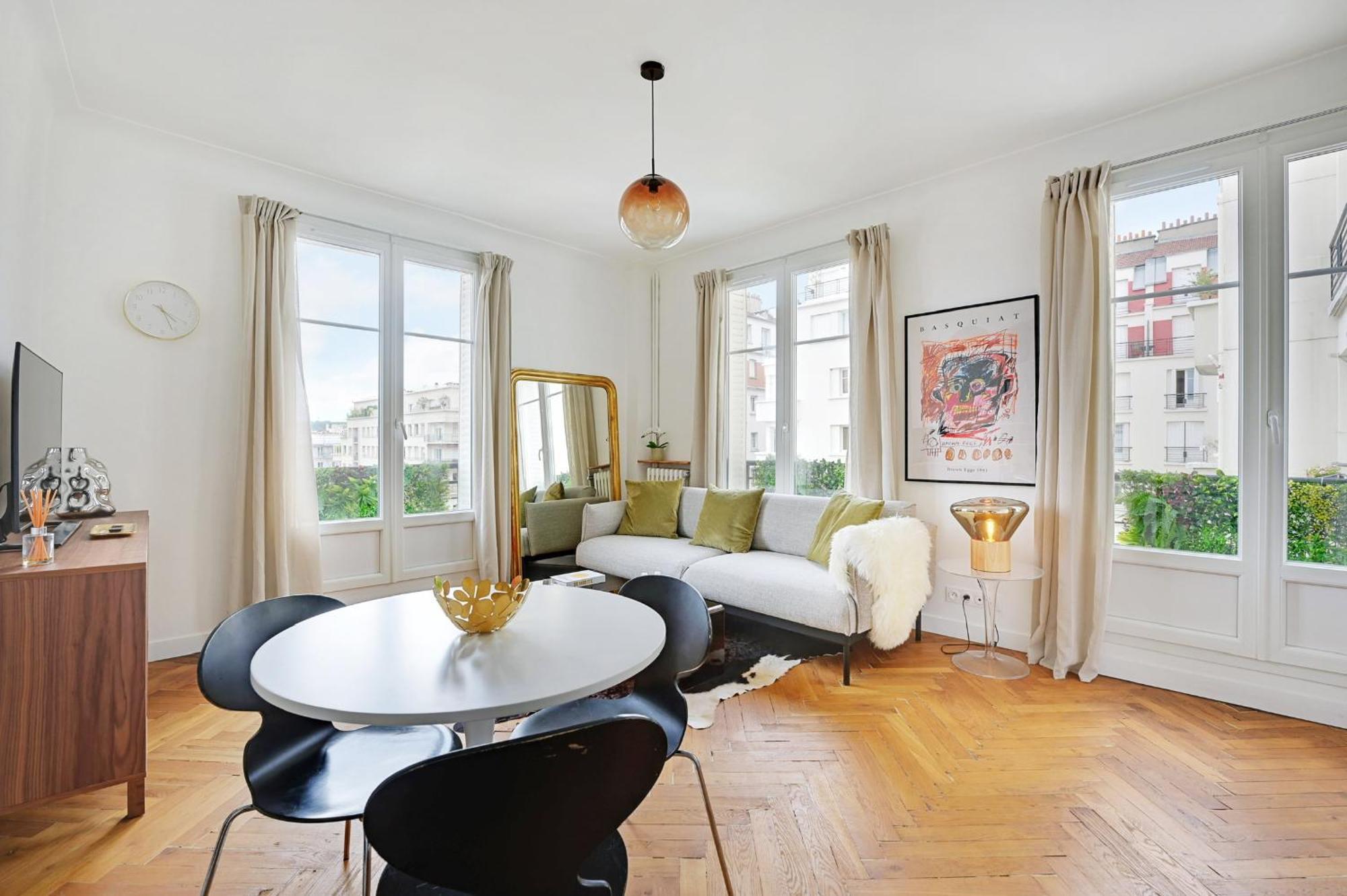 Luminous By Les Maisons De Charloc Homes Apartment