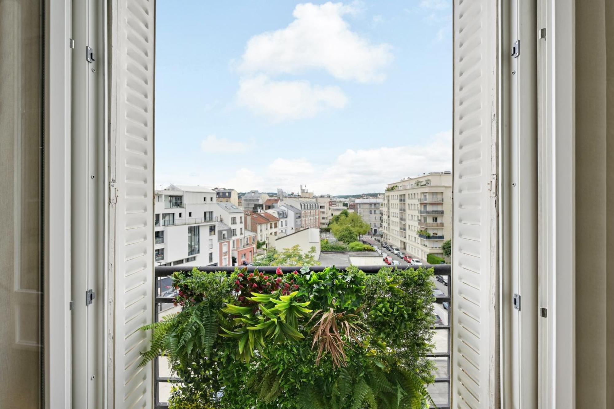 Luminous By Les Maisons De Charloc Homes Boulogne-Billancourt